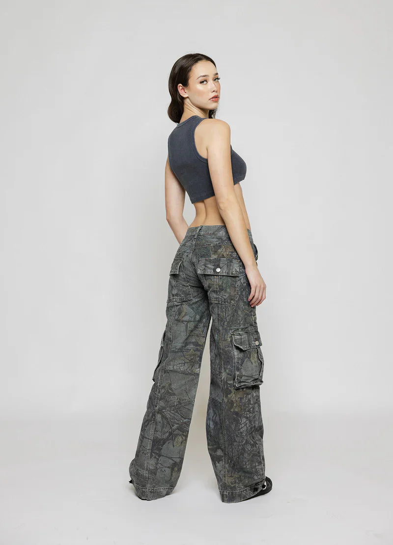 Wide-Leg Camouflage Print Cargo Trousers with Barrel Hem and Front Pockets
