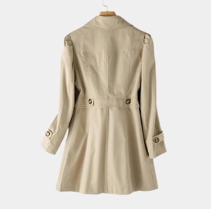 Single-Breasted Trench Coat with Notched Lapels and Button Closure
